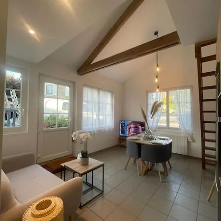 Charmante Maisonnette - 5 Min Du Pole Hippique De Saint-lo *